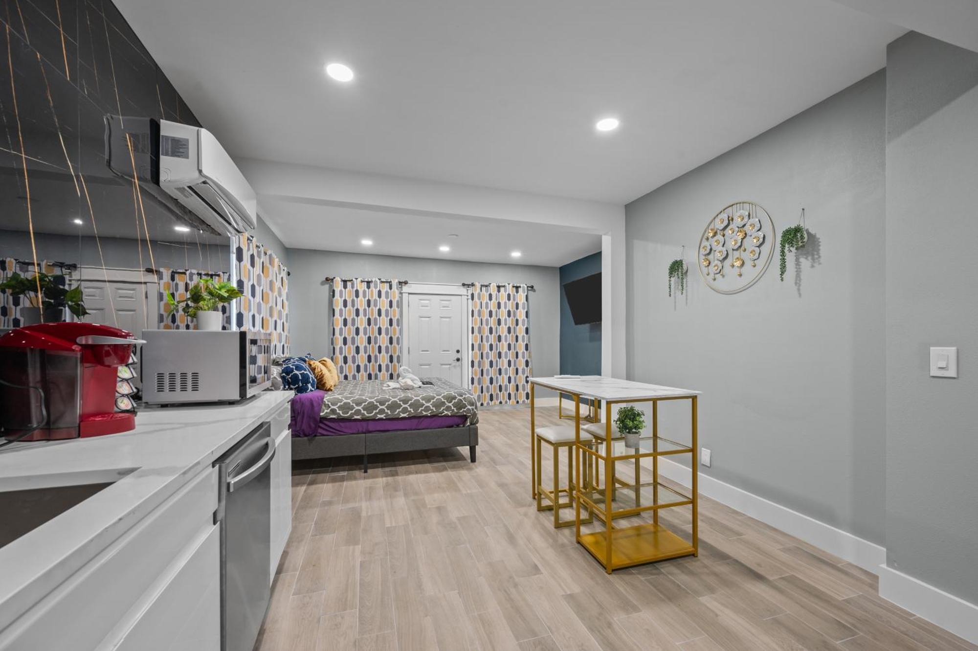 Apartamento Charming Midtown With Free Parking